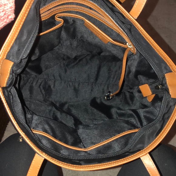GOOD AS NEW Michael Kors Tote - Picture 6 of 8